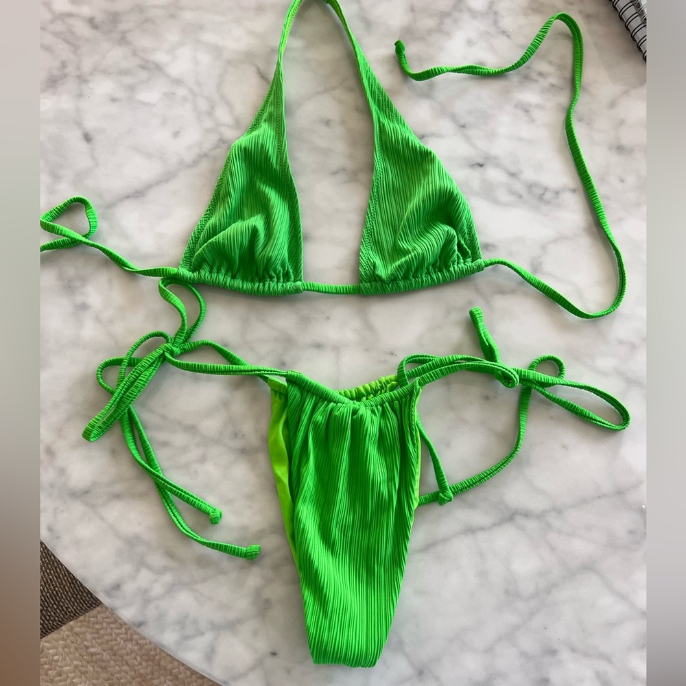 Frankies bikinis Tia green medium top and bottom